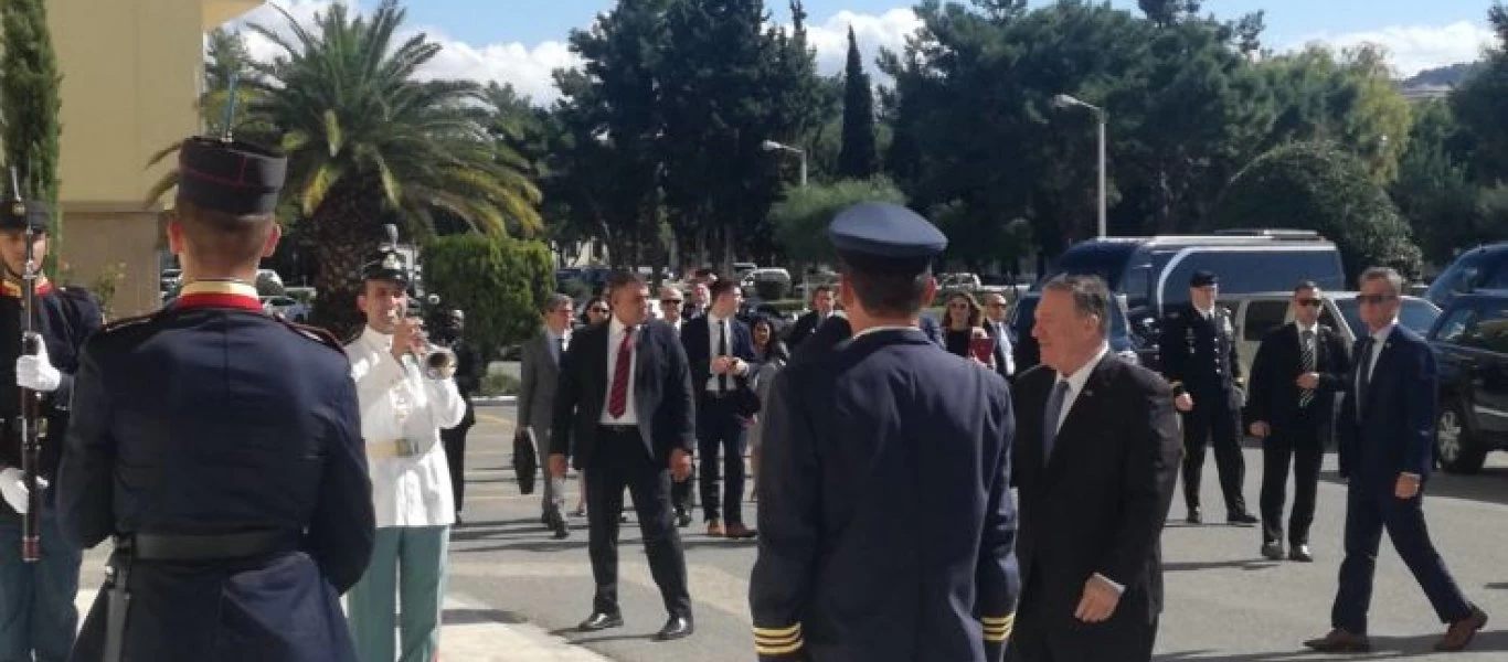 Η άφιξη του Μάικ Πομπέο στο ΥΠΕΘΑ (φώτο)